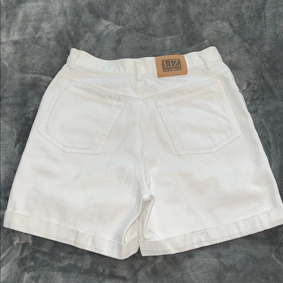 LIZWEAR Liz Authentic Vintage High Waist White Denim Shorts - Picture 6 of 8